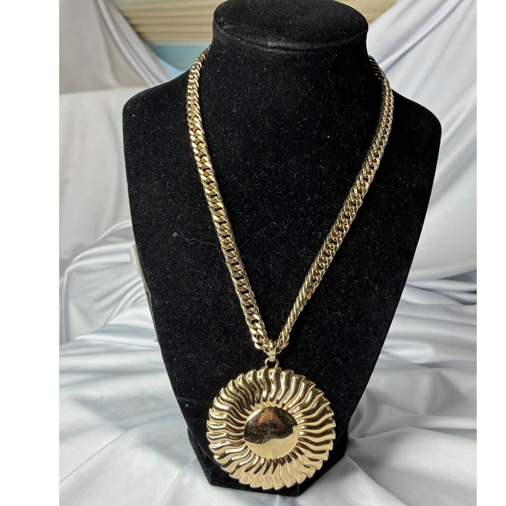 Monet Vintage 1980s Sunburst Pendant Necklace Gold Tone Chunky Chain Statement
